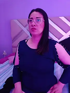 Snapshot of Alana_steel_1 chatting on 11/14/25, 12:04 Alana steel 1 online show from 11/14/25, 12:04