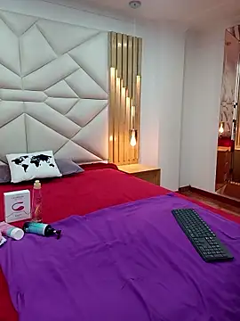 Snapshot of Alana_steel_1 chatting on 11/21/25, 07:45 Alana steel 1 online show from 11/21/25, 07:45