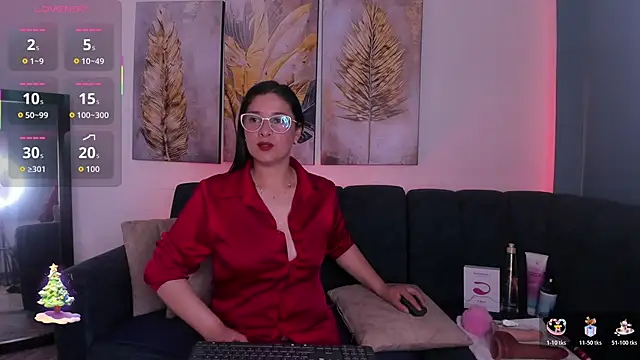 Snapshot of Alana_steel_1 chatting on 12/02/25, 07:42 Alana steel 1 online show from 12/02/25, 07:42