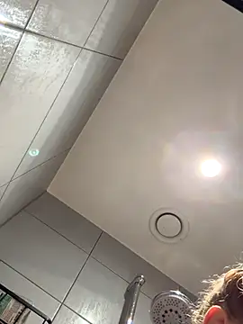 Chloemillerrxx online show from 09/15/25, 12:16