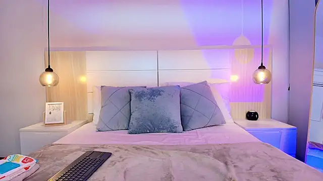 Snapshot of alehia_cute chatting on 11/20/25, 11:04 alehia cute online show from 11/20/25, 11:04