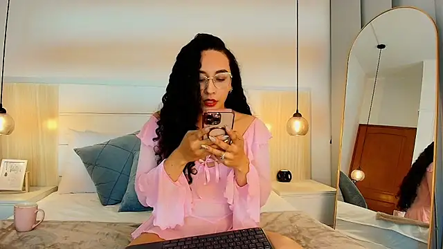 Snapshot of alehia_cute chatting on 12/01/25, 11:54 alehia cute online show from 12/01/25, 11:54