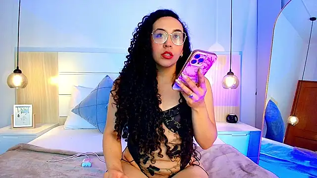 Snapshot of alehia_cute chatting on 12/05/25, 02:20 alehia cute online show from 12/05/25, 02:20