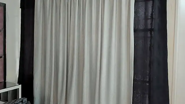 Snapshot of HaileyDuke chatting on 10/18/25, 12:17 HaileyDuke online show from 10/18/25, 12:17