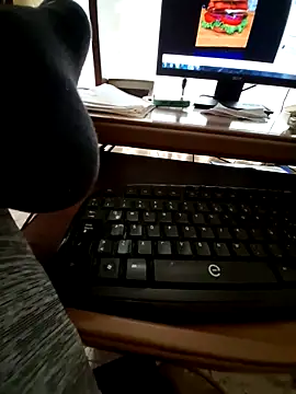 Snapshot of MexicanoPuebla23 chatting on 10/06/25, 11:46 MexicanoPuebla23 online show from 10/06/25, 11:46