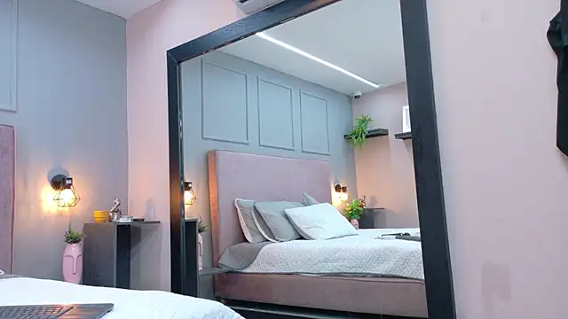 Camila Hill  online show from 03/06/26, 01:29