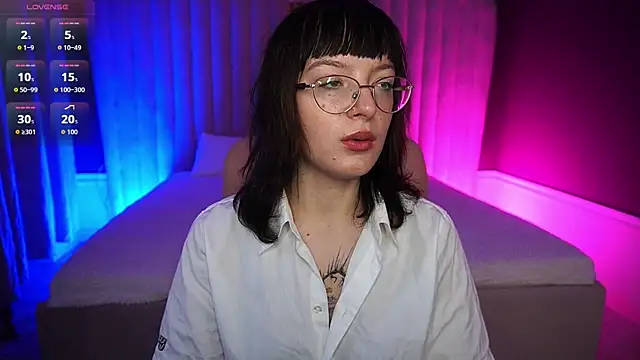 Snapshot of Pixie_Peachh chatting on 10/07/25, 02:14 Pixie Peachh online show from 10/07/25, 02:14