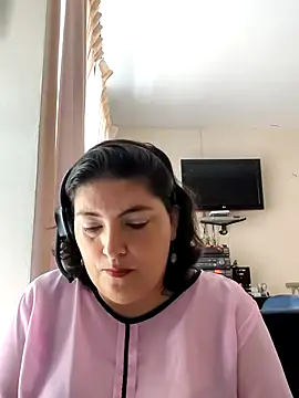 Snapshot of lina_maria99 chatting on 09/11/25, 02:17 lina maria99 online show from 09/11/25, 02:17