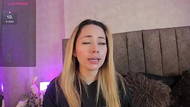 LanaMills  online show from 01/17/26, 04:50