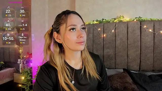 LanaMills  online show from 02/10/26, 05:11