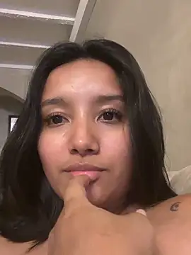 Snapshot of HannahMontgomery chatting on 10/19/25, 01:28 HannahMontgomery online show from 10/19/25, 01:28