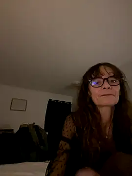 Snapshot of Chris06d22@xh chatting on 10/18/25, 07:36 Chris06d22xh online show from 10/18/25, 07:36