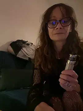 Snapshot of Chris06d22@xh chatting on 11/21/25, 11:03 Chris06d22xh online show from 11/21/25, 11:03