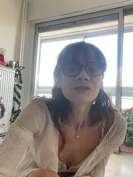 Snapshot of Chris06d22@xh chatting on 11/26/25, 02:07 Chris06d22xh online show from 11/26/25, 02:07