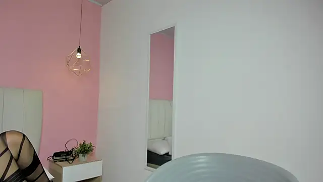Snapshot of elisabethflores chatting on 11/10/25, 09:03 elisabethflores online show from 11/10/25, 09:03