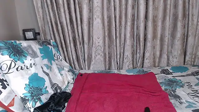 Lunalee online show from 03/25/26, 07:20