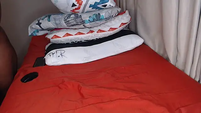 Lunalee online show from 04/10/26, 08:02