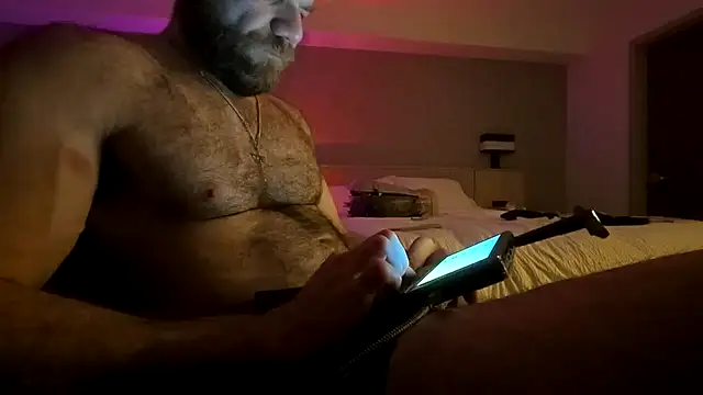 Snapshot of Bighairytopping chatting on 06/10/26, 07:40 Bighairytopping online show from 06/10/26, 07:40