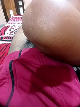 Snapshot of Priyankacam chatting on 11/26/25, 04:46 Priyankacam online show from 11/26/25, 04:46