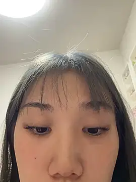 Snapshot of Yua_h02 chatting on 11/04/25, 04:11 Yua h02 online show from 11/04/25, 04:11