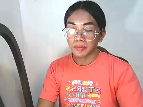 Snapshot of _karie chatting on 10/07/25, 03:09 karie online show from 10/07/25, 03:09