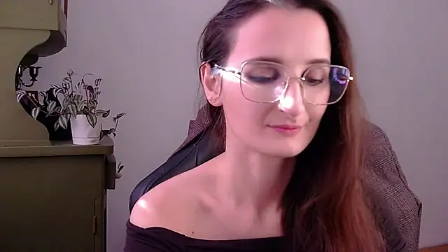Snapshot of Nova_Mystic chatting on 10/20/25, 10:38 Nova Mystic online show from 10/20/25, 10:38