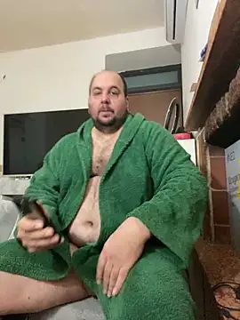 Snapshot of Roma84000 chatting on 02/18/26, 07:32 Roma84000 online show from 02/18/26, 07:32