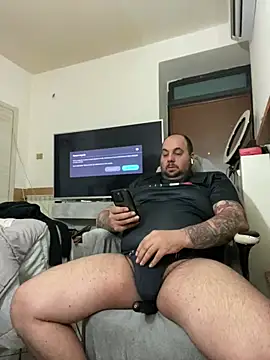 Snapshot of Roma84000 chatting on 02/20/26, 07:47 Roma84000 online show from 02/20/26, 07:47