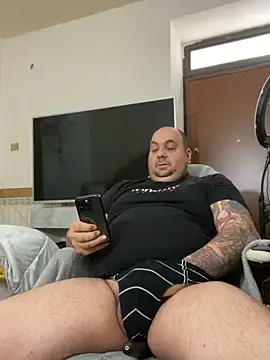 Snapshot of Roma84000 chatting on 04/14/26, 03:18 Roma84000 online show from 04/14/26, 03:18