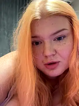 Snapshot of _Adele_Moor_ chatting on 10/07/25, 06:05  Adele Moor  online show from 10/07/25, 06:05