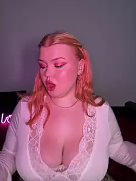 Snapshot of _Adele_Moor_ chatting on 10/14/25, 06:09  Adele Moor  online show from 10/14/25, 06:09