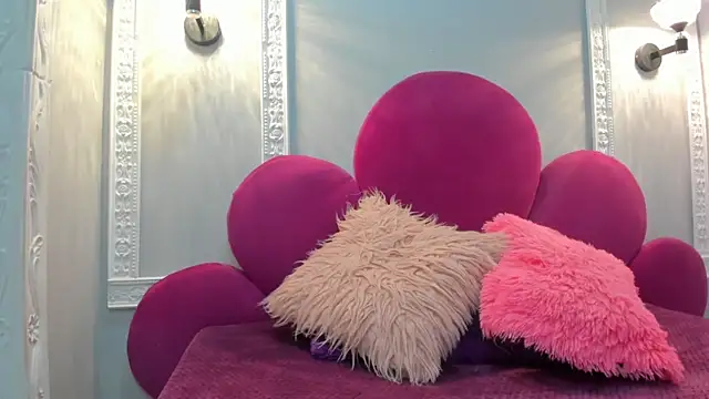 Snapshot of Saammy_17 chatting on 10/25/25, 08:25 Saammy 17 online show from 10/25/25, 08:25