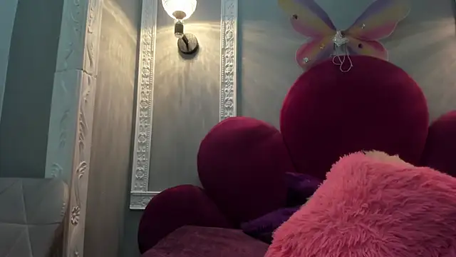 Snapshot of Saammy_17 chatting on 11/12/25, 08:30 Saammy 17 online show from 11/12/25, 08:30