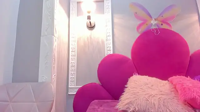 Snapshot of Saammy_17 chatting on 11/13/25, 08:30 Saammy 17 online show from 11/13/25, 08:30