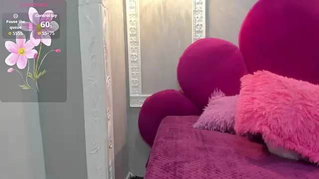 Snapshot of Saammy_17 chatting on 11/28/25, 08:33 Saammy 17 online show from 11/28/25, 08:33