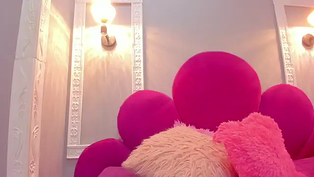 Snapshot of Saammy_17 chatting on 12/15/25, 08:35 Saammy 17 online show from 12/15/25, 08:35