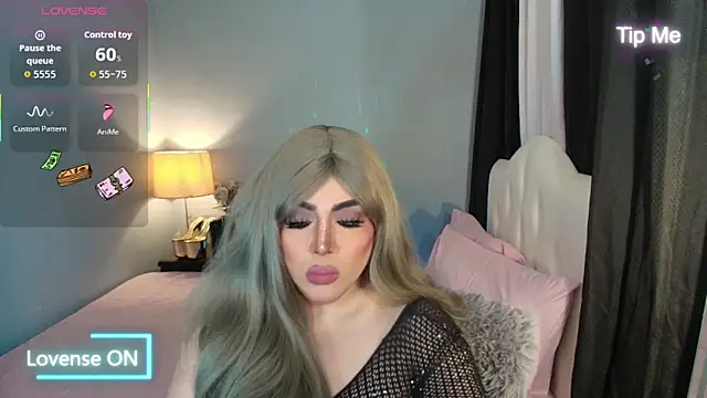 Snapshot of Unforgettable_Maria chatting on 12/18/25, 03:12 Unforgettable Maria online show from 12/18/25, 03:12