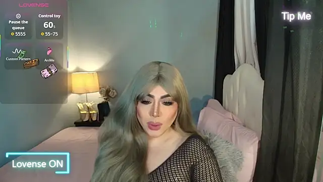 Snapshot of Unforgettable_Maria chatting on 12/22/25, 03:14 Unforgettable Maria online show from 12/22/25, 03:14