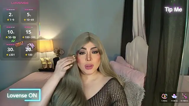 Snapshot of Unforgettable_Maria chatting on 12/23/25, 02:53 Unforgettable Maria online show from 12/23/25, 02:53