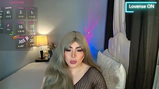 Snapshot of Unforgettable_Maria chatting on 01/12/26, 03:23 Unforgettable Maria online show from 01/12/26, 03:23