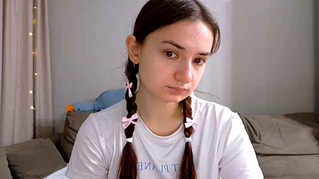 Snapshot of Lelia_Vibe chatting on 11/10/25, 03:05 Lelia Vibe online show from 11/10/25, 03:05