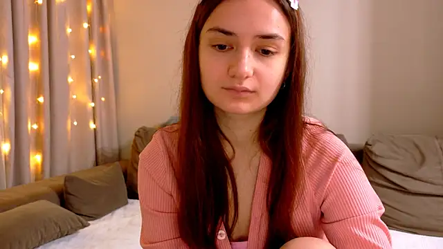 Snapshot of Lelia_Vibe chatting on 11/19/25, 01:16 Lelia Vibe online show from 11/19/25, 01:16