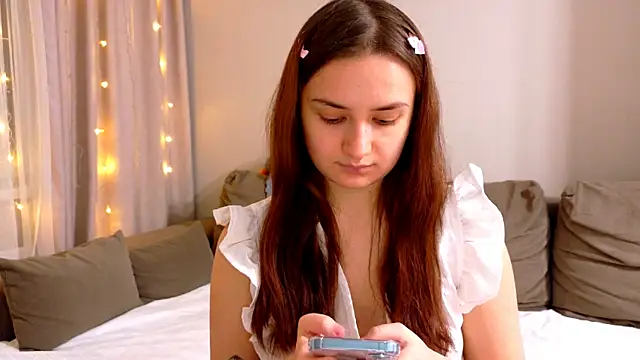 Snapshot of Lelia_Vibe chatting on 11/23/25, 08:19 Lelia Vibe online show from 11/23/25, 08:19