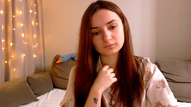 Snapshot of Lelia_Vibe chatting on 12/15/25, 03:38 Lelia Vibe online show from 12/15/25, 03:38