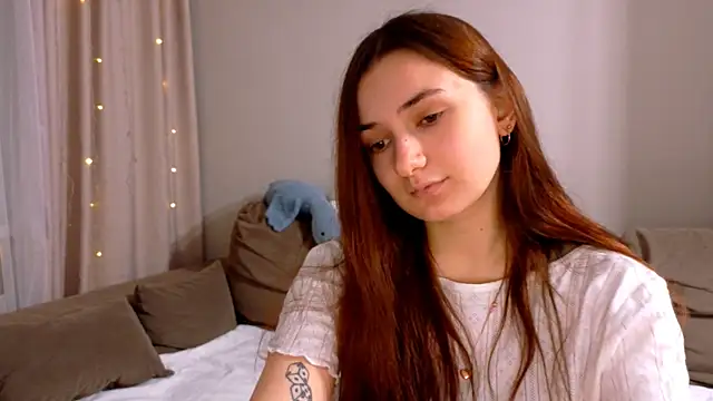 Snapshot of Lelia_Vibe chatting on 12/19/25, 03:19 Lelia Vibe online show from 12/19/25, 03:19