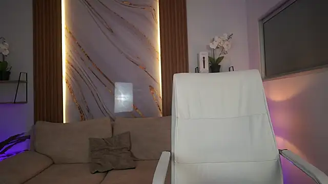 MilaCrave online show from 12/15/25, 11:36