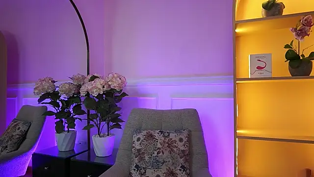 MilaCrave online show from 02/26/26, 11:53