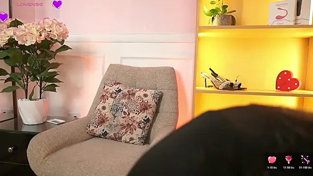 MilaCrave online show from 03/27/26, 11:32