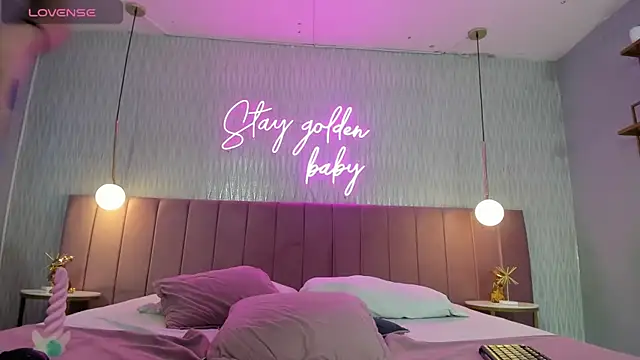 HANNA BASTIAN VC online show from 12/04/25, 03:10