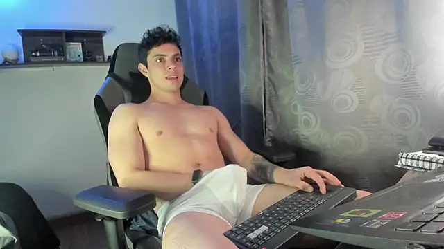 Snapshot of yourfavoriteboy__ chatting on 09/20/25, 05:52 yourfavoriteboy online show from 09/20/25, 05:52